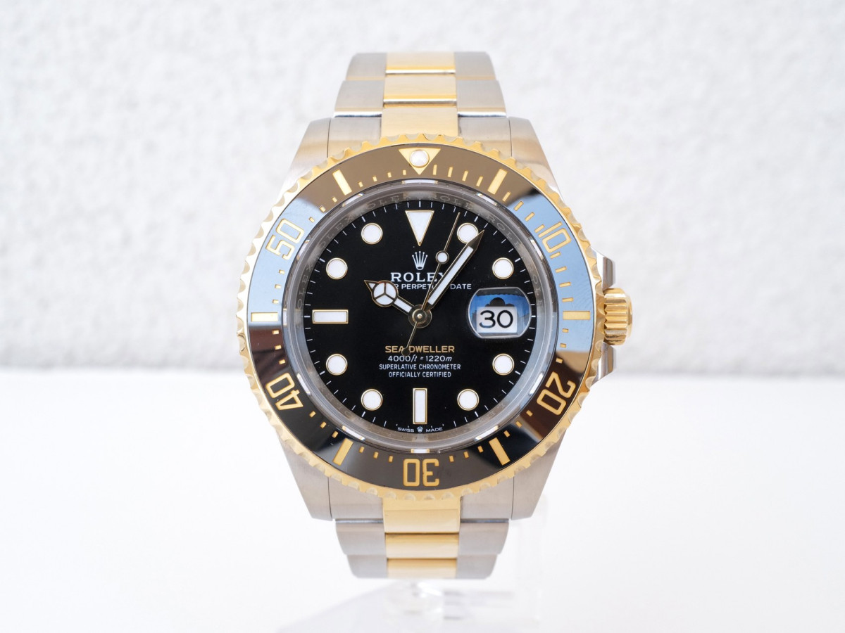 Швейцарський годинник Rolex Sea-Dweller Steel 18K Yellow Gold 43 (2022)