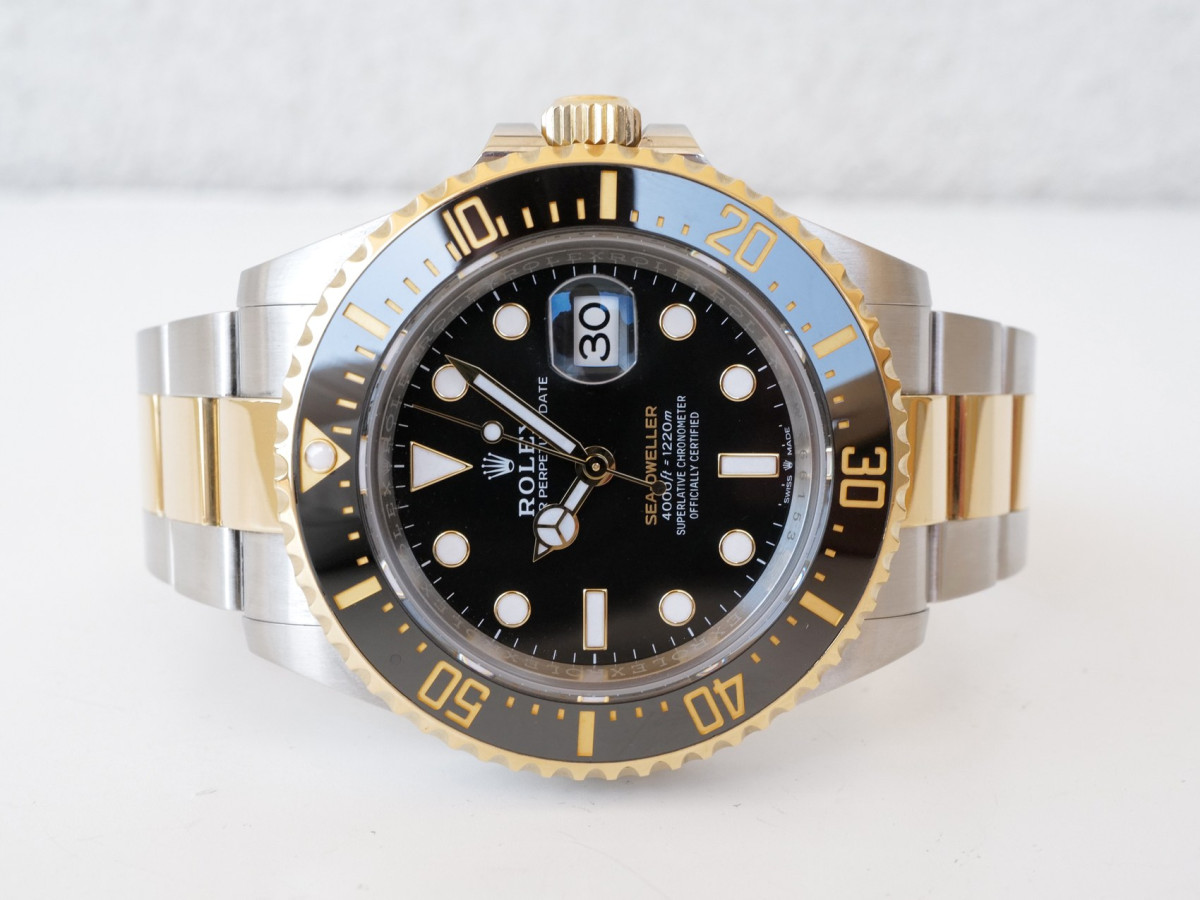 Швейцарський годинник Rolex Sea-Dweller Steel 18K Yellow Gold 43 (2022)