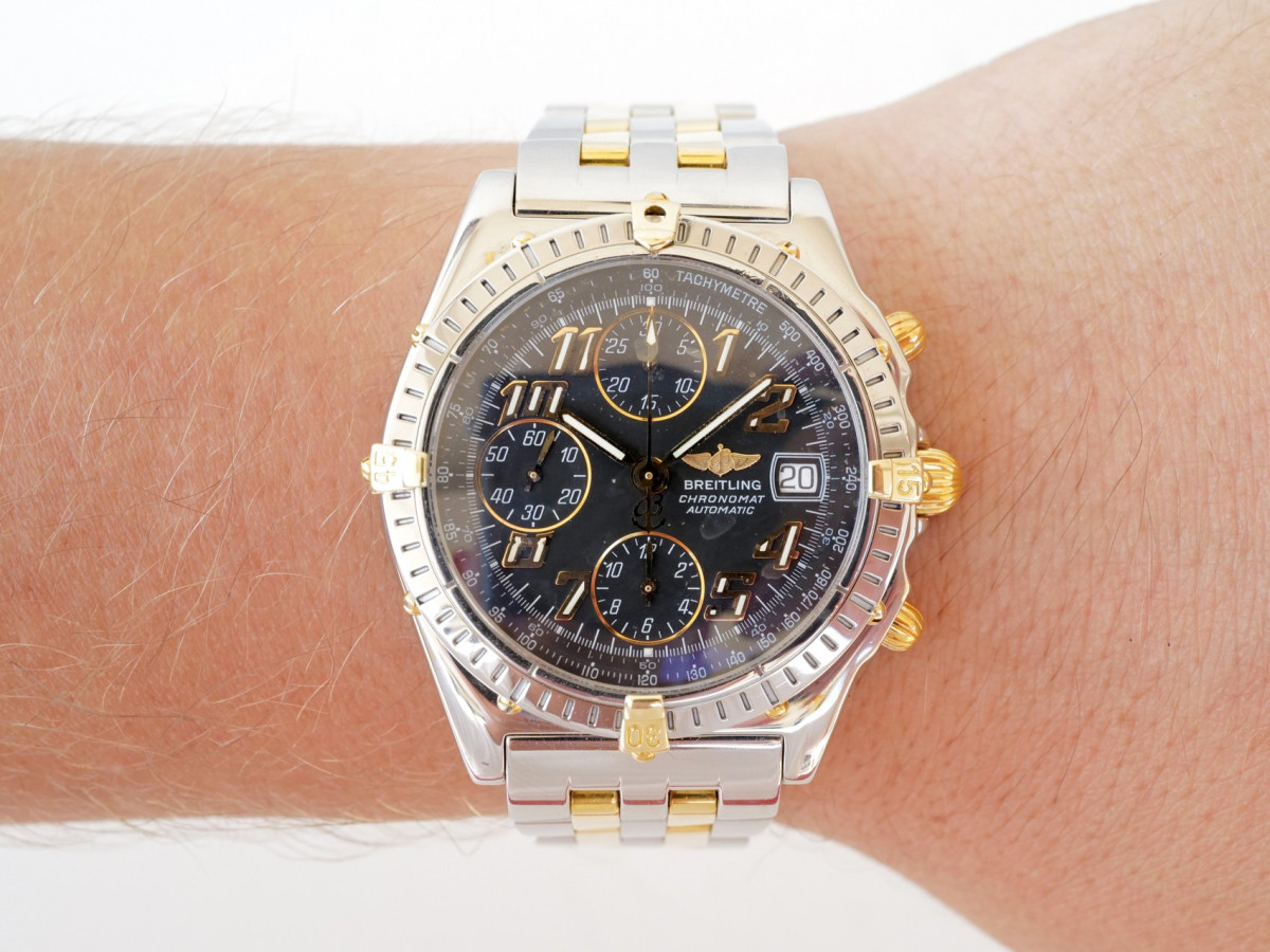 Швейцарський годинник Breitling Chronomat Chronograph Steel Gold 39
