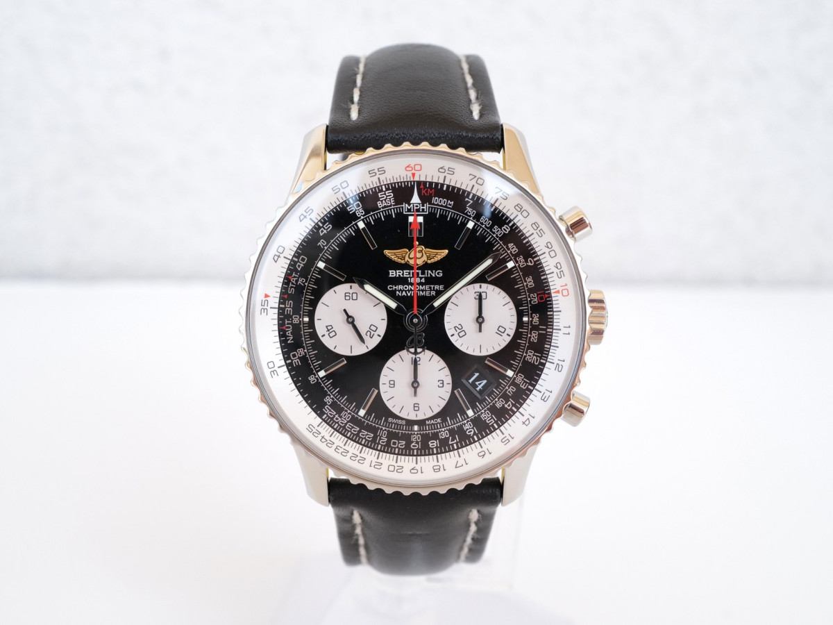 Швейцарський годинник Breitling Navitimer 01 Black Dial 43