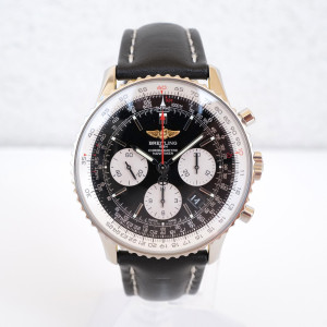 Швейцарський годинник Breitling Navitimer 01 Black Dial 43