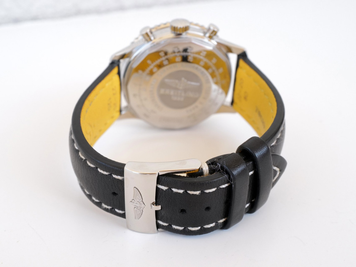 Швейцарський годинник Breitling Navitimer 01 Black Dial 43