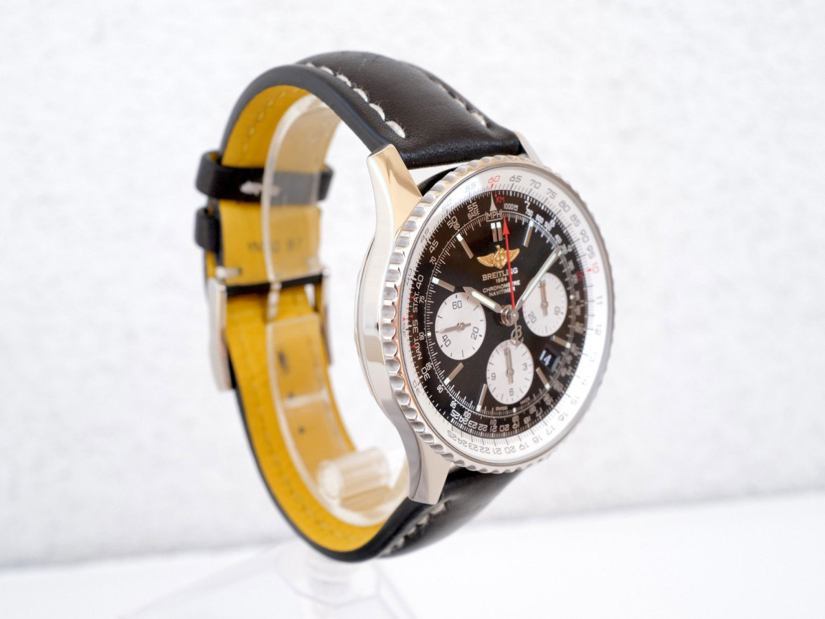 Швейцарський годинник Breitling Navitimer 01 Black Dial 43