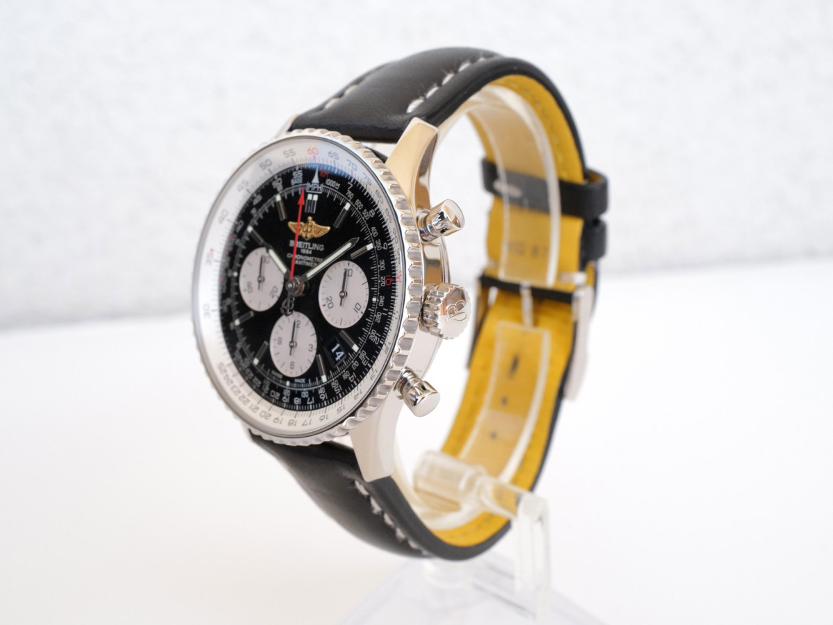 Швейцарський годинник Breitling Navitimer 01 Black Dial 43