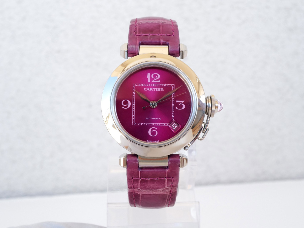 Швейцарський годинник Cartier Pasha C Christmas Limited Edition Raspberry Dial 35