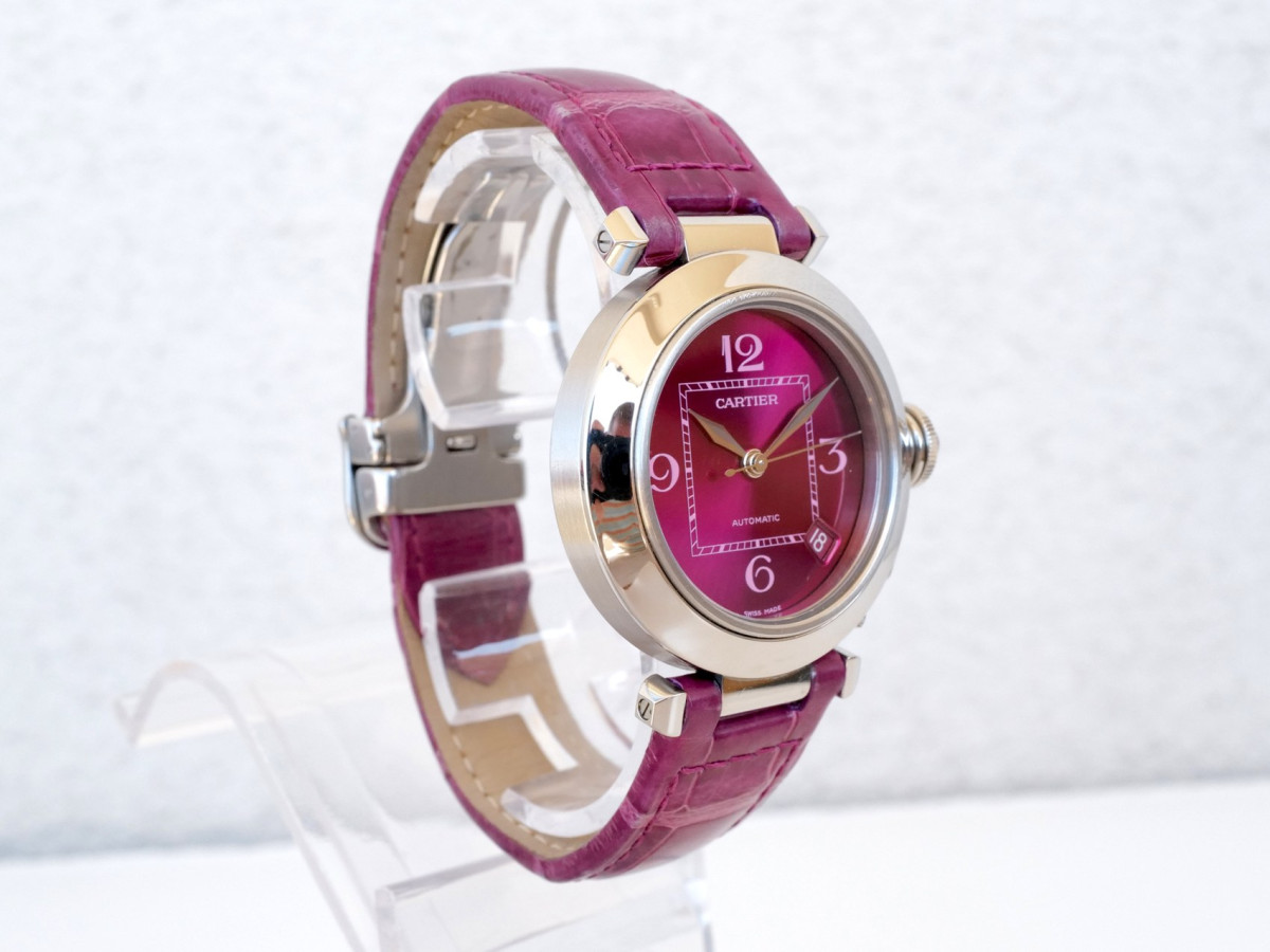 Швейцарський годинник Cartier Pasha C Christmas Limited Edition Raspberry Dial 35