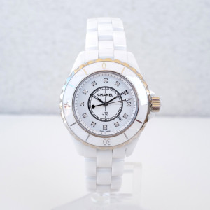 Швейцарские часы Chanel J12 Quartz White Ceramic Diamond Dial 33