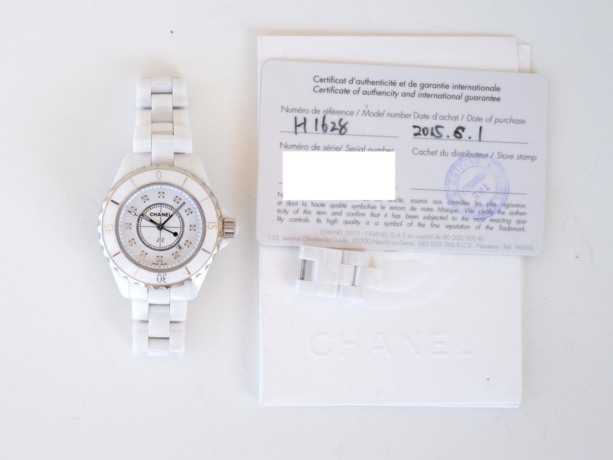 Швейцарские часы Chanel J12 Quartz White Ceramic Diamond Dial 33