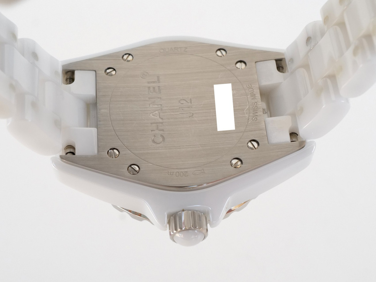 Швейцарские часы Chanel J12 Quartz White Ceramic Diamond Dial 33