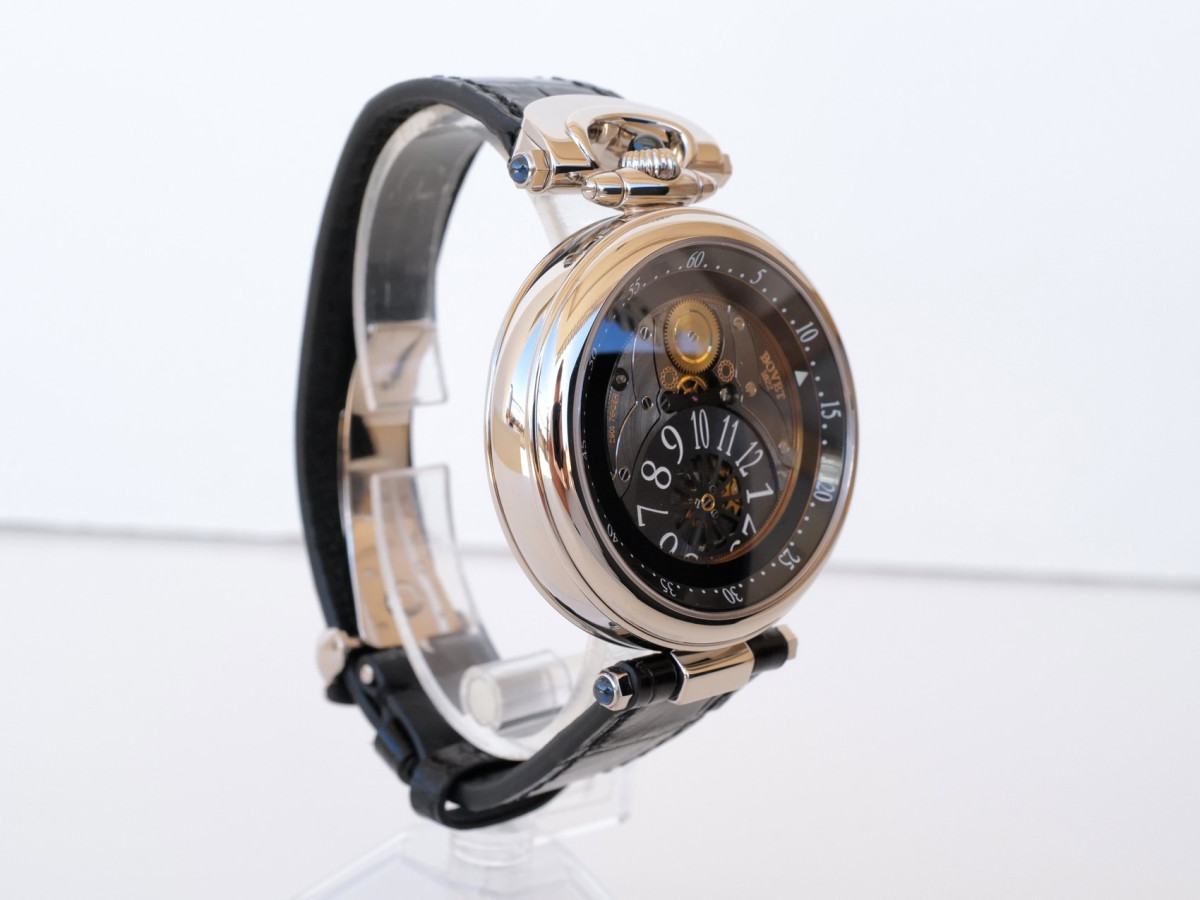 Швейцарские часы Bovet Amadeo Fleurier Complications Jumping Hours 18K White Gold 42