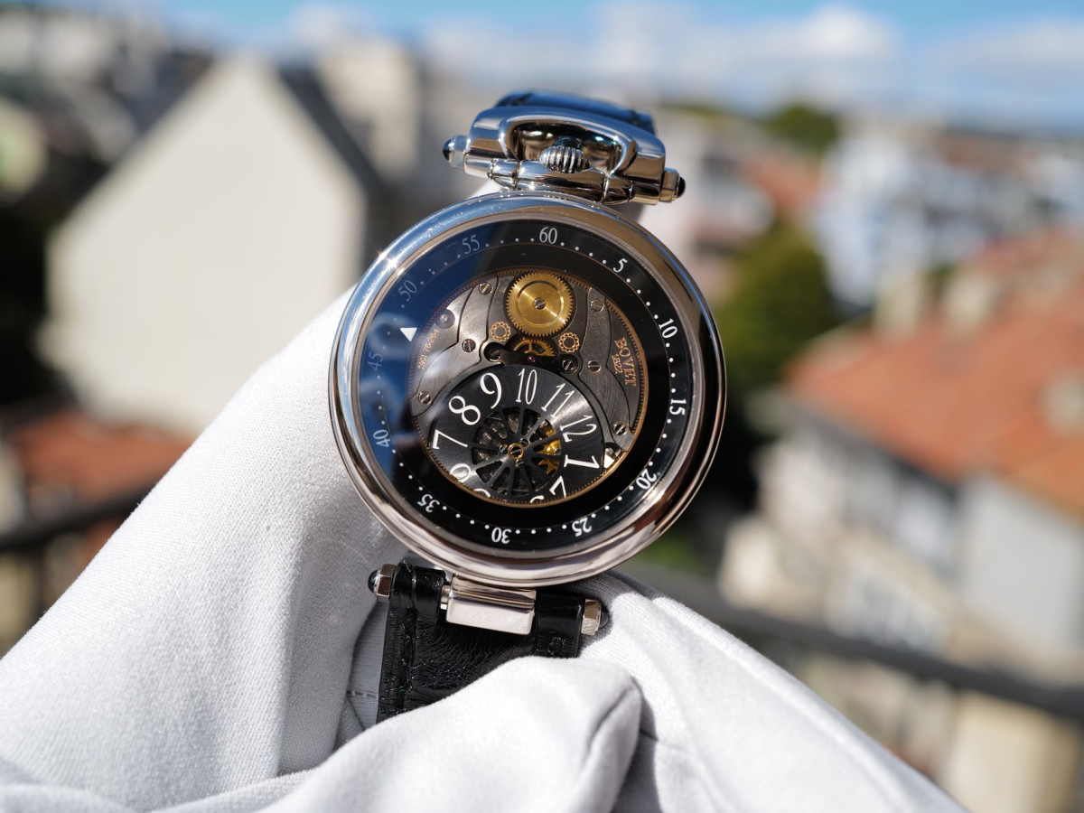 Швейцарские часы Bovet Amadeo Fleurier Complications Jumping Hours 18K White Gold 42