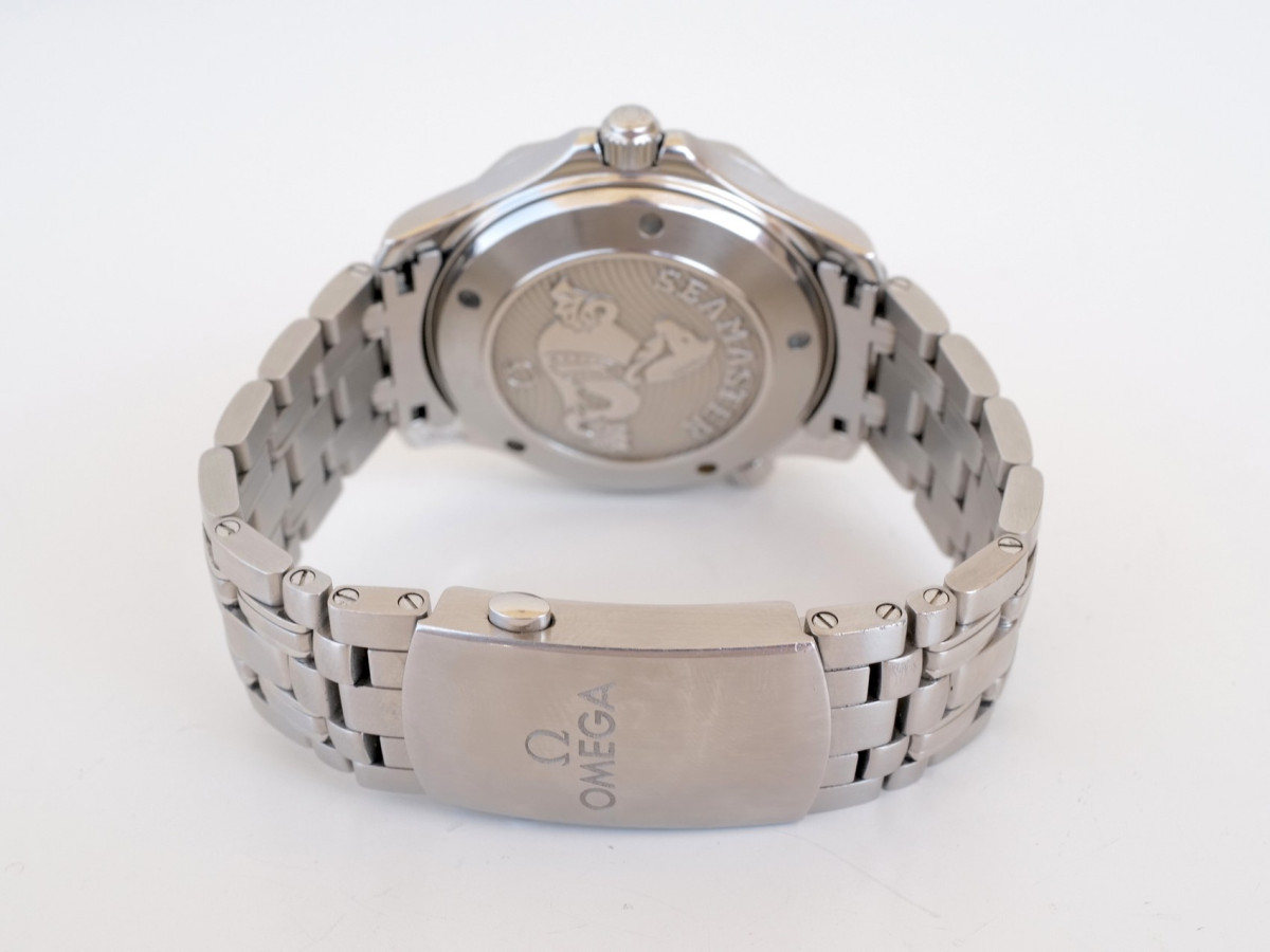 Swiss watch Omega Seamaster Diver 300M Blue 41