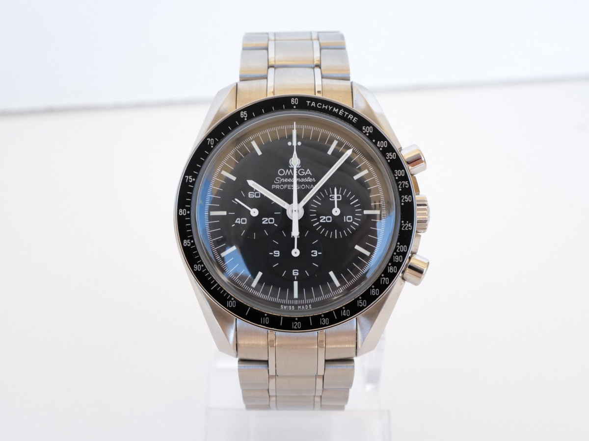 Швейцарские часы Omega Speedmaster Professional Moonwatch Hesalite 42