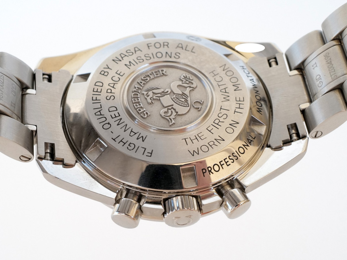 Швейцарские часы Omega Speedmaster Professional Moonwatch Hesalite 42