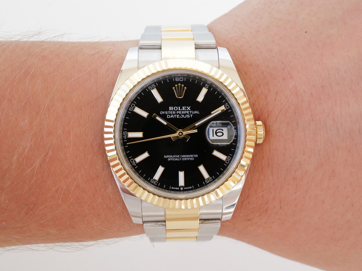 Швейцарський годинник Rolex Datejust 41 Oyster Steel 18K Yellow Gold Black Dial