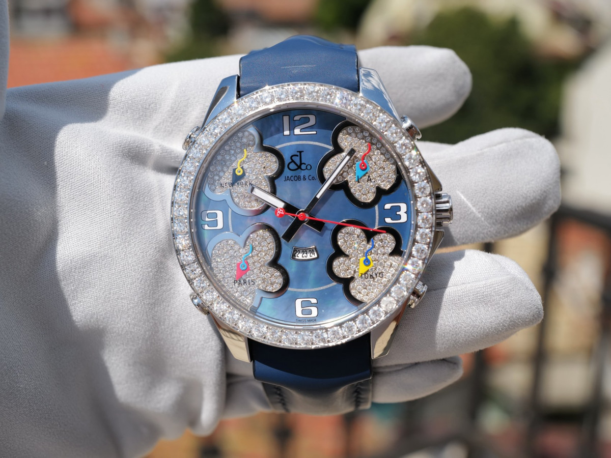 Швейцарские часы Jacob & Co. Five Time Zone Blue MOP Dial 5ct Diamond Bezel 47