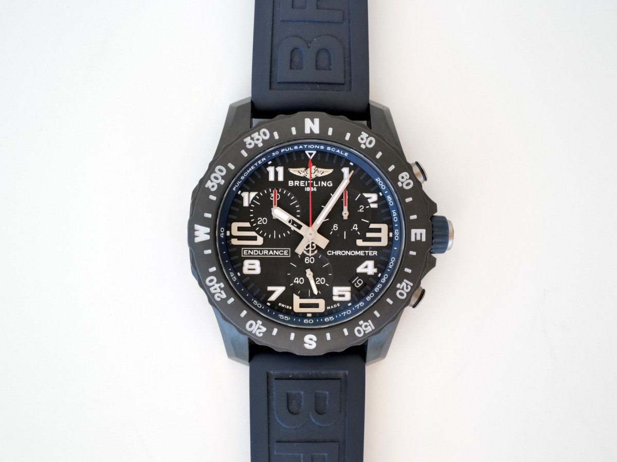 Швейцарський годинник Breitling Professional Endurance Pro 44