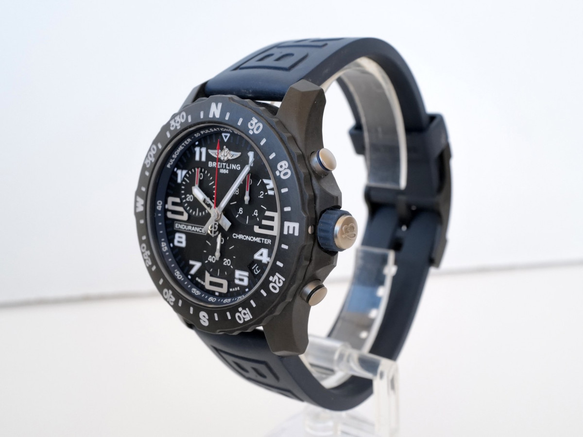 Швейцарський годинник Breitling Professional Endurance Pro 44