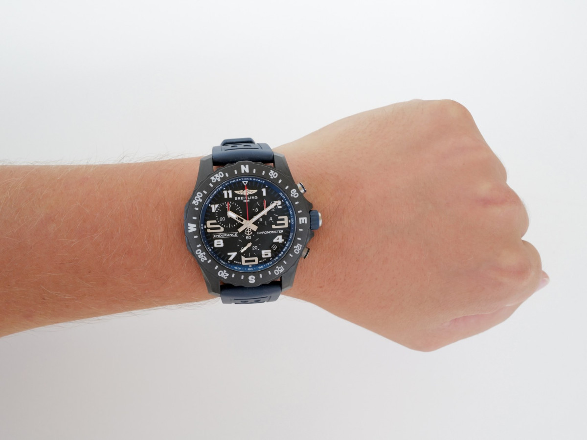 Швейцарський годинник Breitling Professional Endurance Pro 44