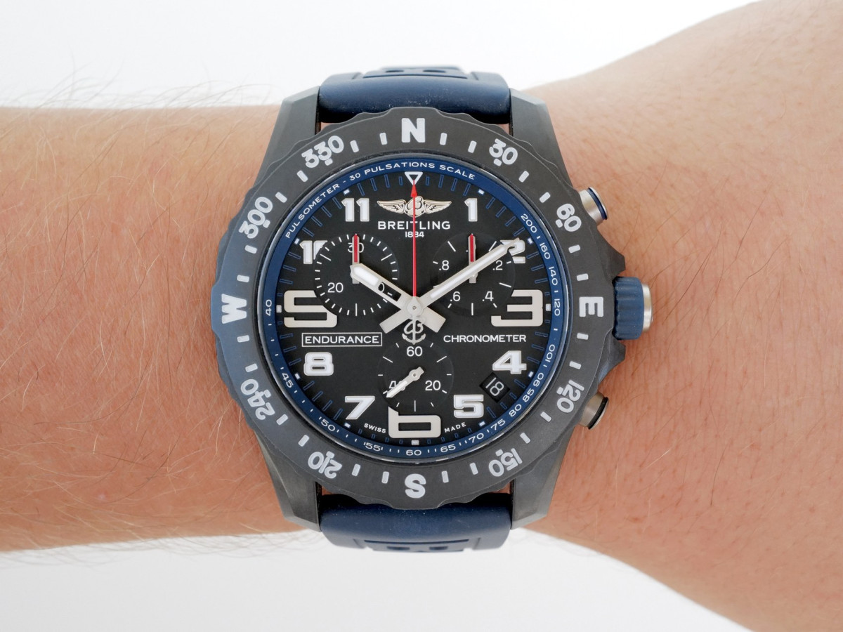 Швейцарський годинник Breitling Professional Endurance Pro 44