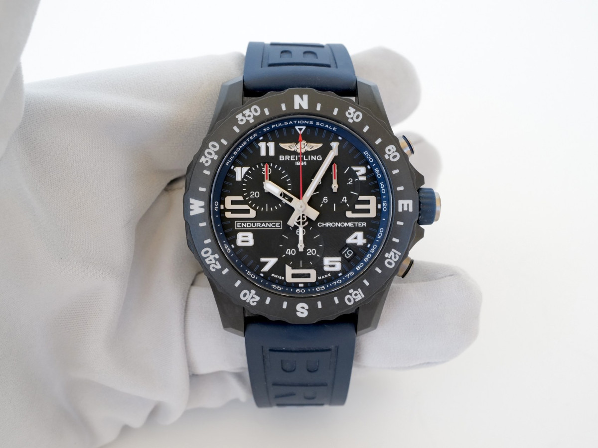 Швейцарський годинник Breitling Professional Endurance Pro 44
