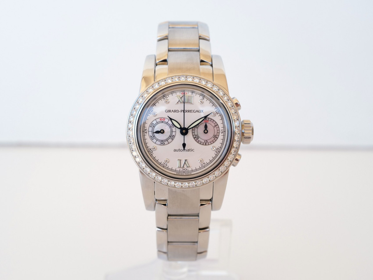 Швейцарський годинник Girard Perregaux Lady Chronograph MOP Diamond Dial Bezel 32