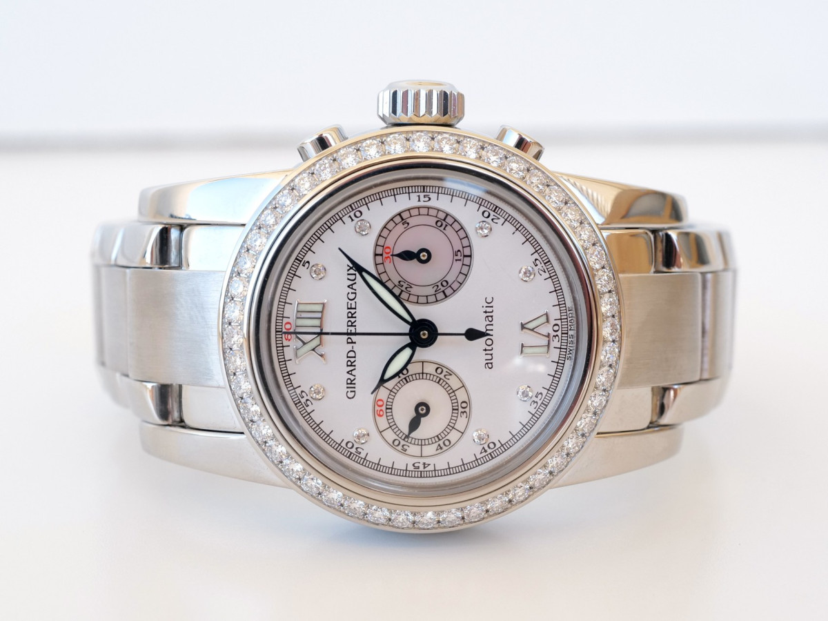 Швейцарський годинник Girard Perregaux Lady Chronograph MOP Diamond Dial Bezel 32