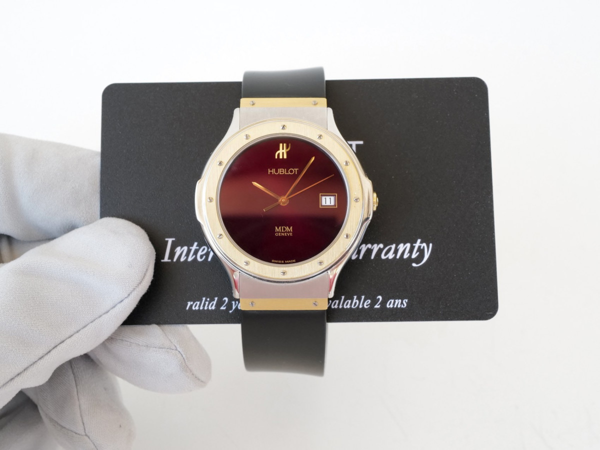 Швейцарские часы Hublot Classic MDM Geneve Quartz Steel 18K Yellow Gold 36