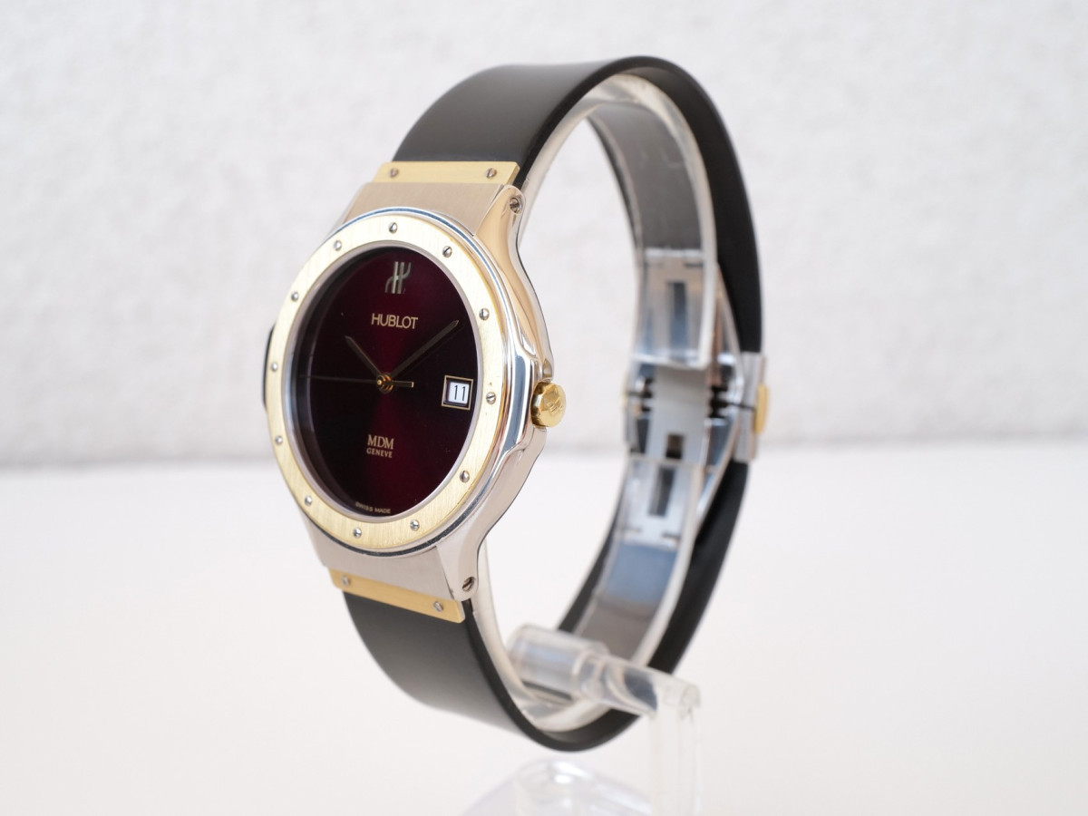 Швейцарские часы Hublot Classic MDM Geneve Quartz Steel 18K Yellow Gold 36