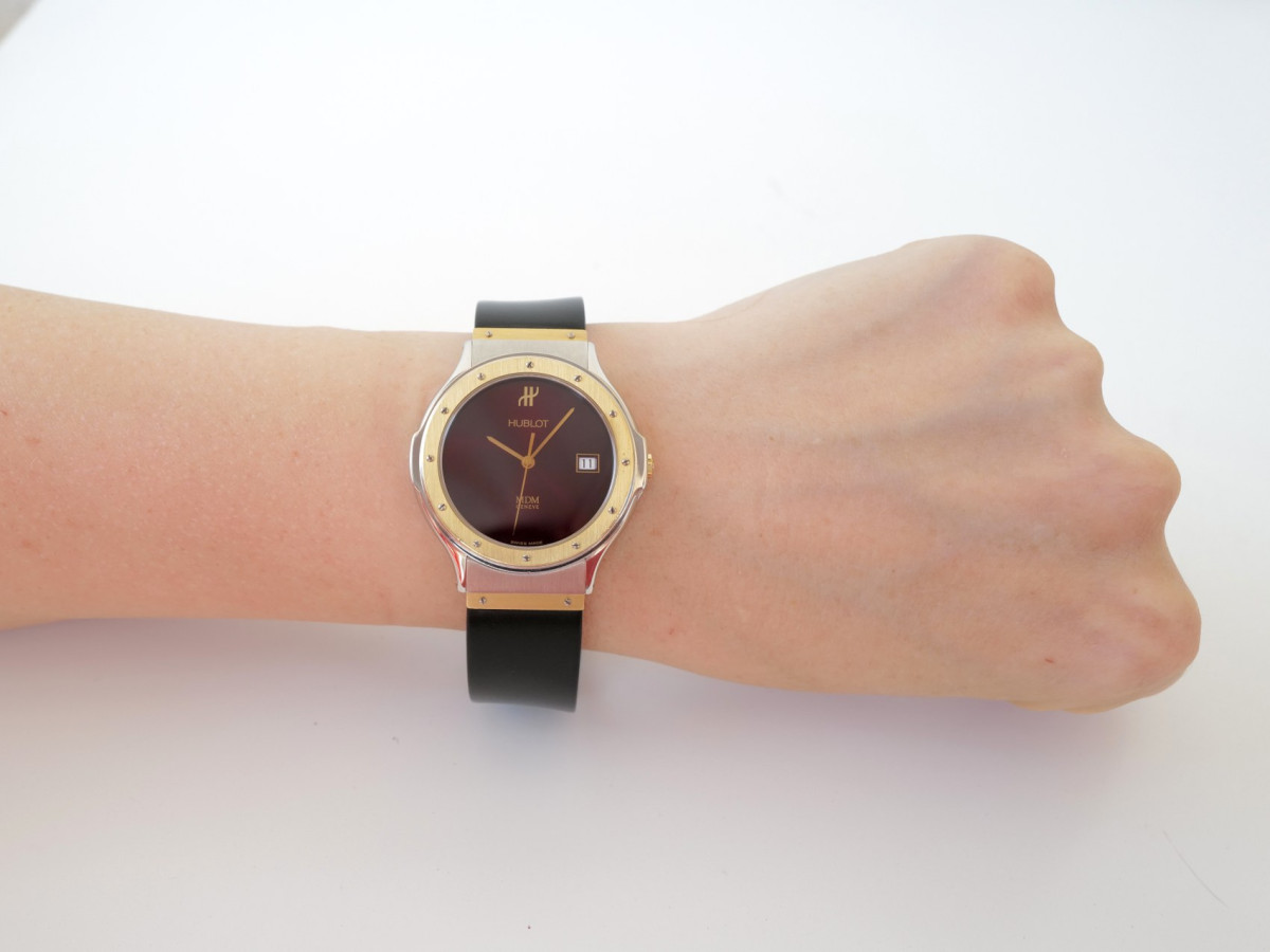 Швейцарские часы Hublot Classic MDM Geneve Quartz Steel 18K Yellow Gold 36