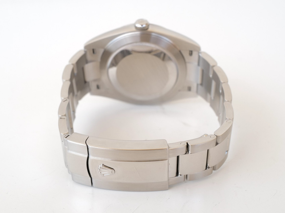 Швейцарские часы Rolex Datejust 41 Blue Dial Domed Bezel Oyster Bracelet (2023)