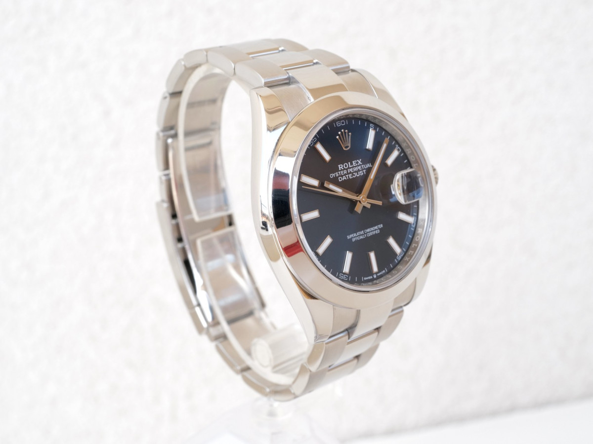 Швейцарские часы Rolex Datejust 41 Blue Dial Domed Bezel Oyster Bracelet (2023)