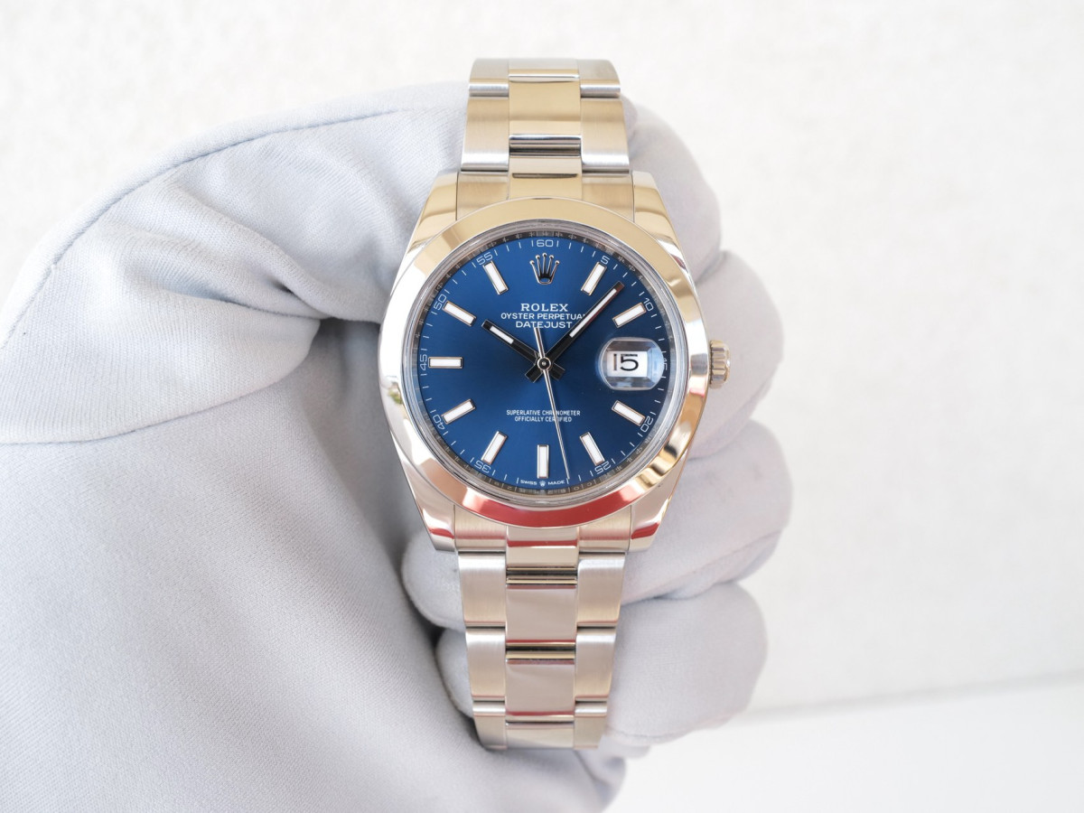 Швейцарские часы Rolex Datejust 41 Blue Dial Domed Bezel Oyster Bracelet (2023)