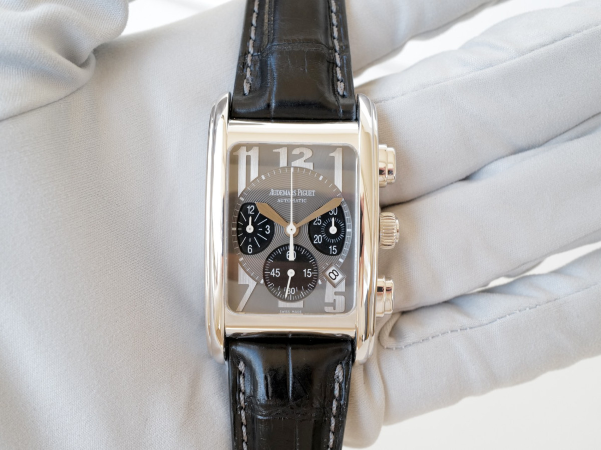 Швейцарские часы Audemars Piguet Edward Piguet Chronograph 18K White Gold