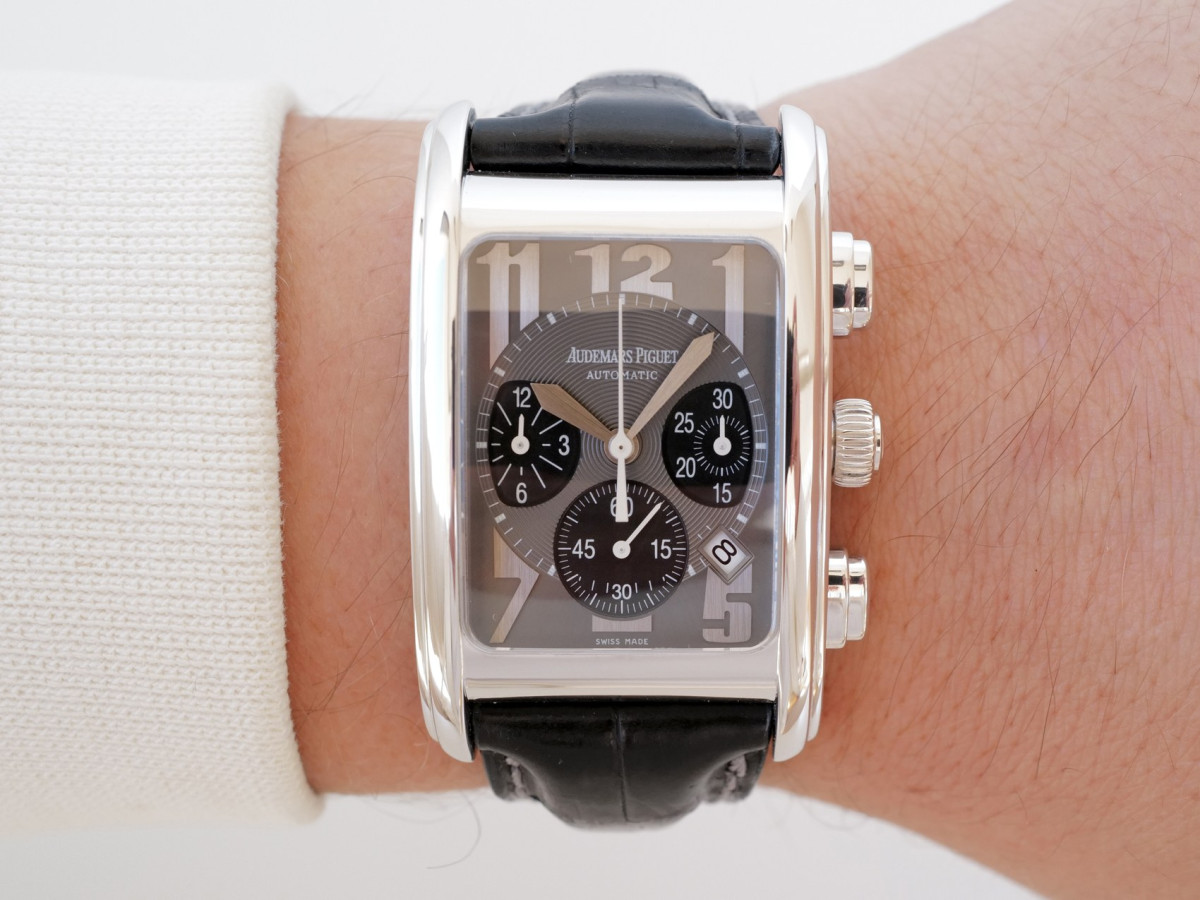 Швейцарские часы Audemars Piguet Edward Piguet Chronograph 18K White Gold