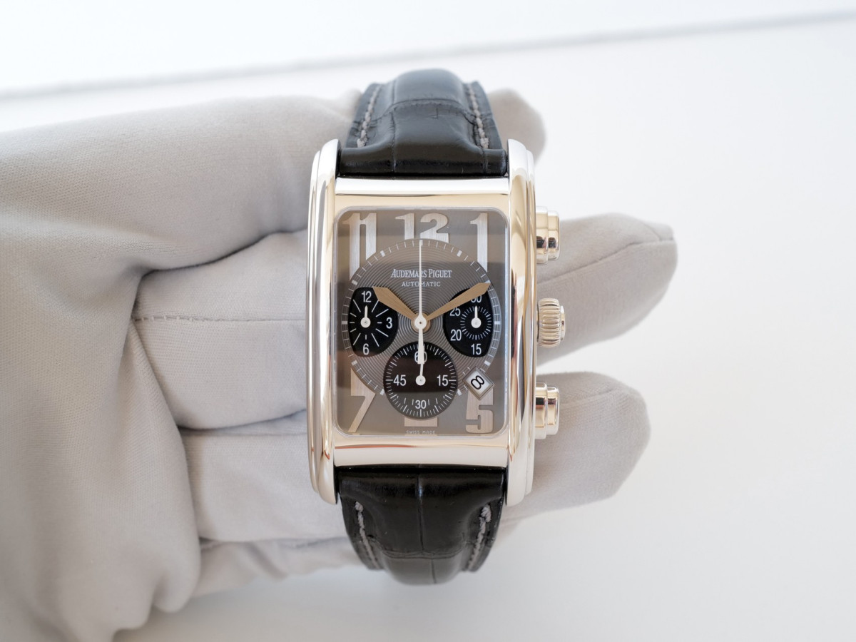 Швейцарские часы Audemars Piguet Edward Piguet Chronograph 18K White Gold