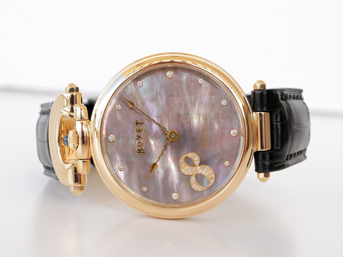 Швейцарские часы Bovet Fleurier Quartz MOP Dial Diamond Eight 34