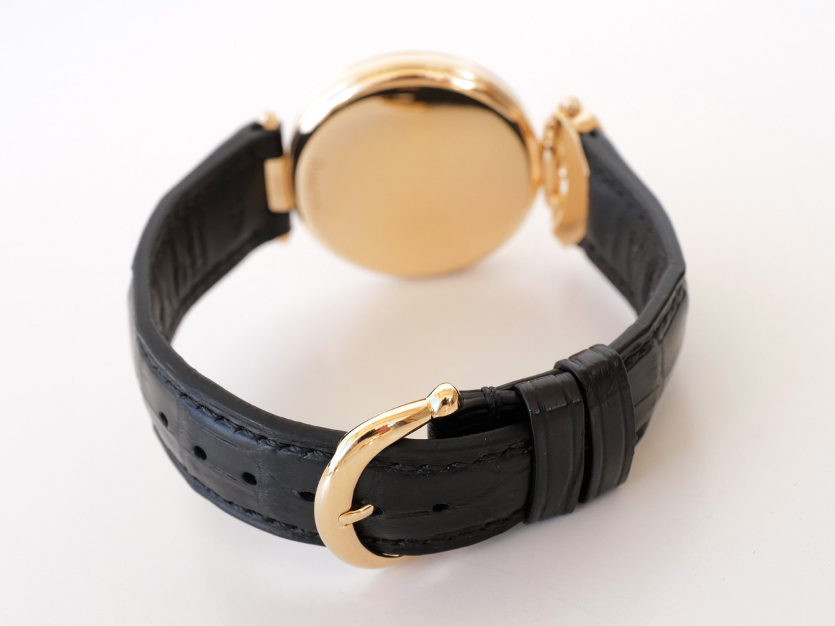 Швейцарские часы Bovet Fleurier Quartz MOP Dial Diamond Eight 34