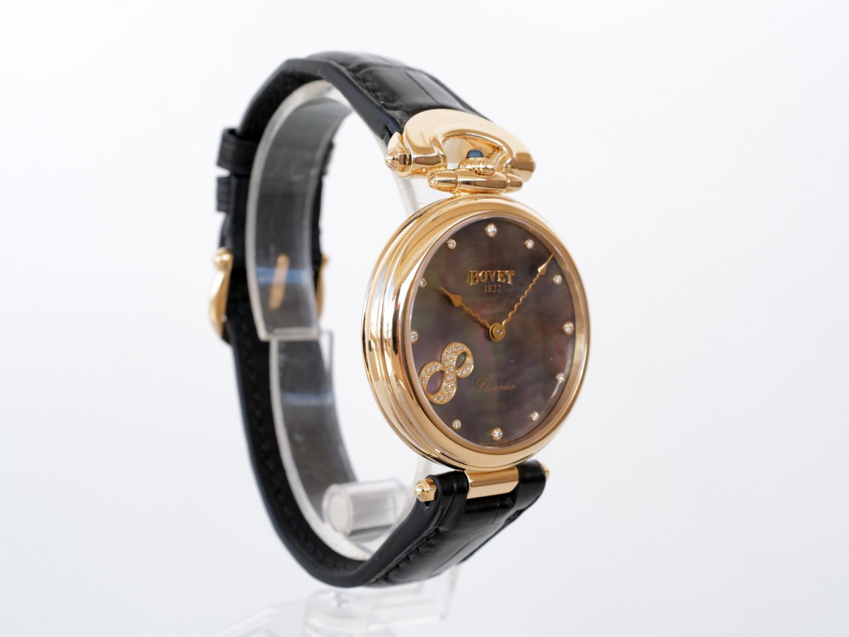 Швейцарские часы Bovet Fleurier Quartz MOP Dial Diamond Eight 34