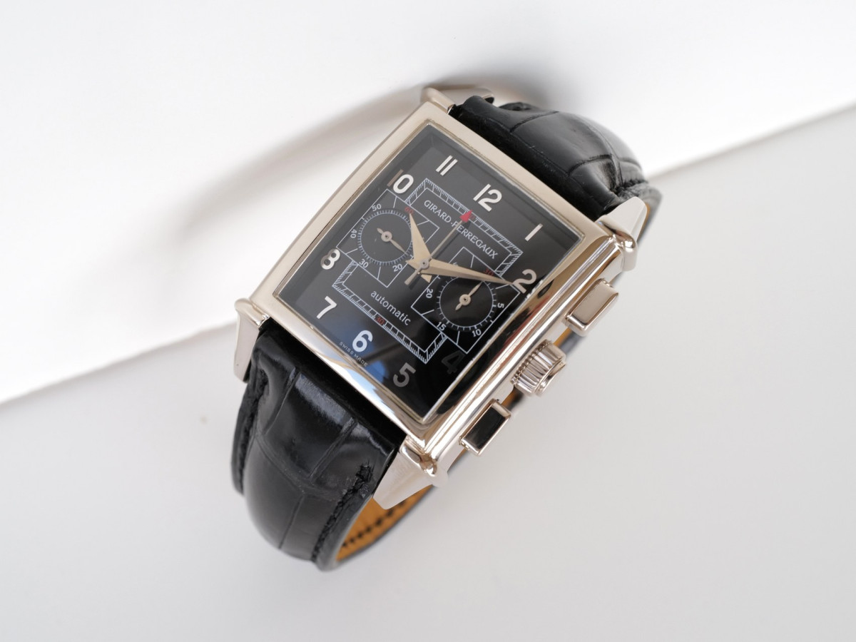 Швейцарские часы Girard Perregaux Vintage 1945 Chronograph 18K White Gold Black Dial