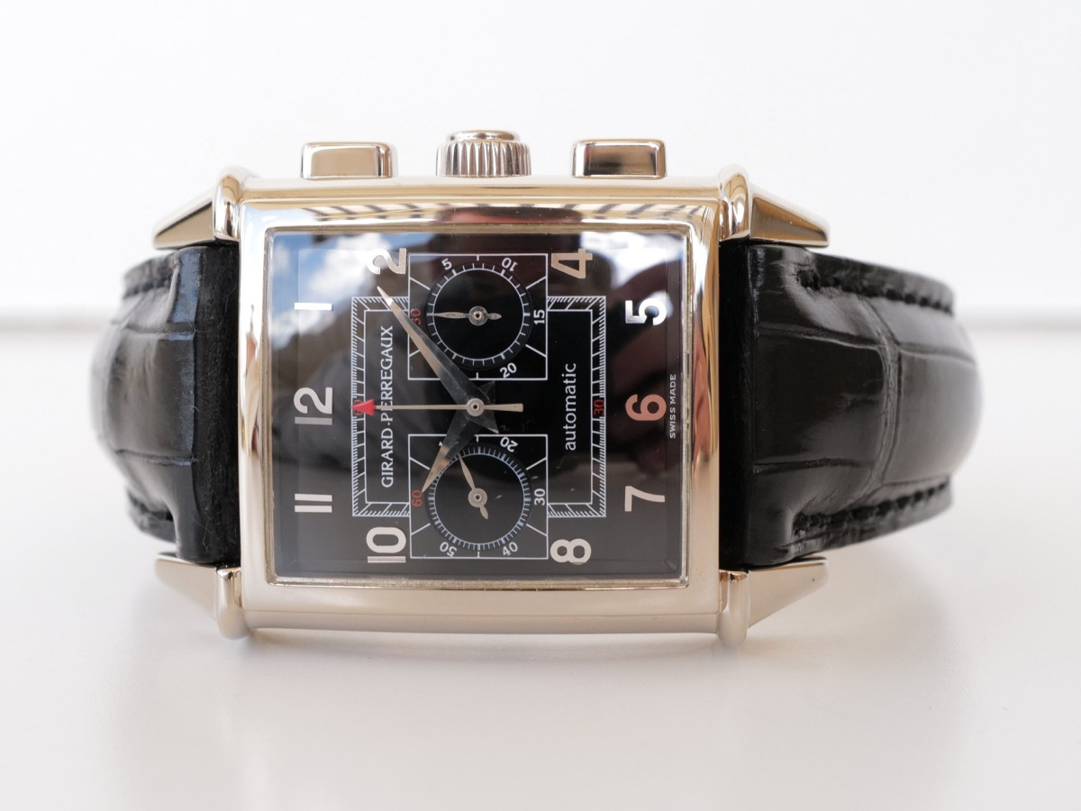 Швейцарские часы Girard Perregaux Vintage 1945 Chronograph 18K White Gold Black Dial