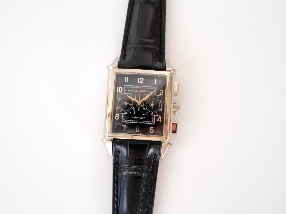 Швейцарские часы Girard Perregaux Vintage 1945 Chronograph 18K White Gold Black Dial