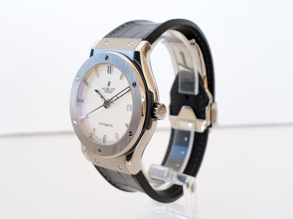 Швейцарские часы Hublot Classic Fusion Titanium Opalin 45