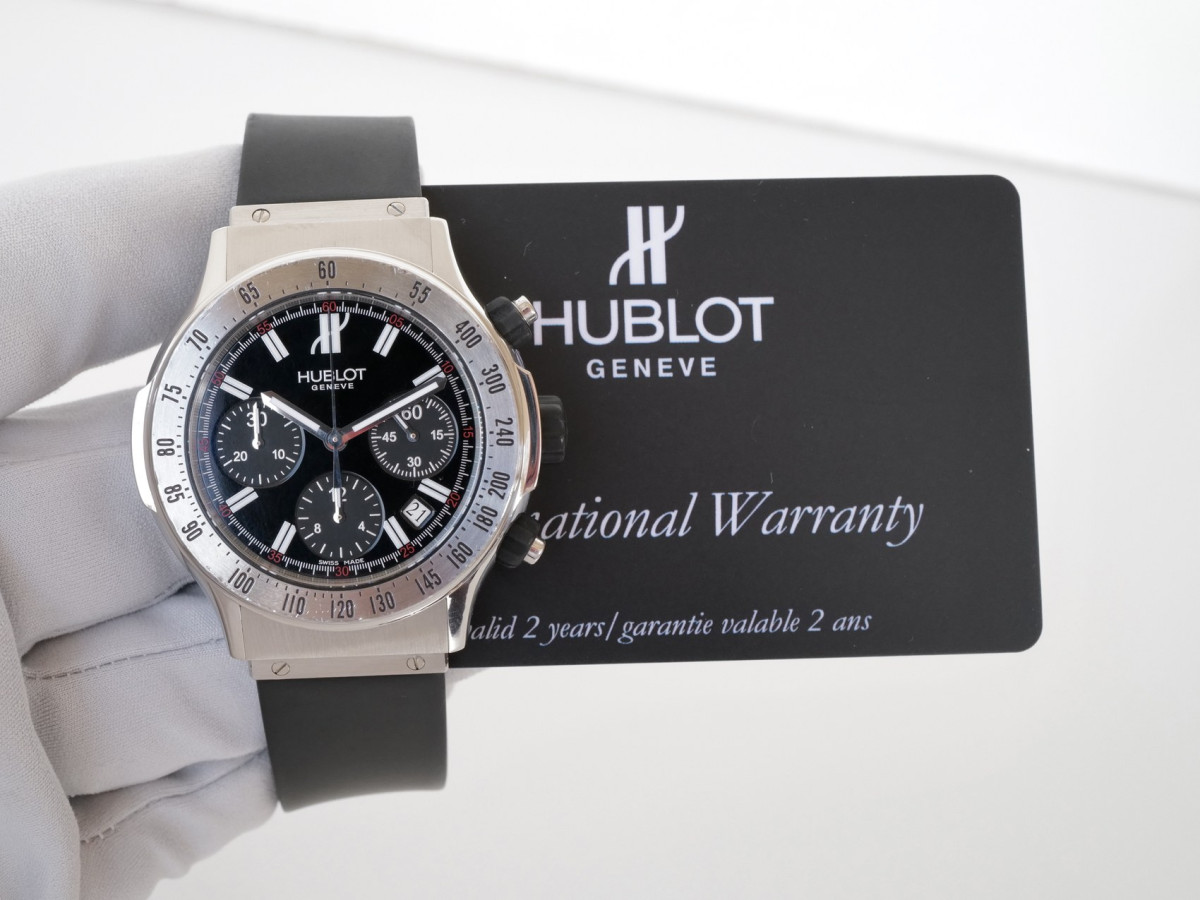 Швейцарские часы Hublot Super B Black Magic Flyback Chronograph 42