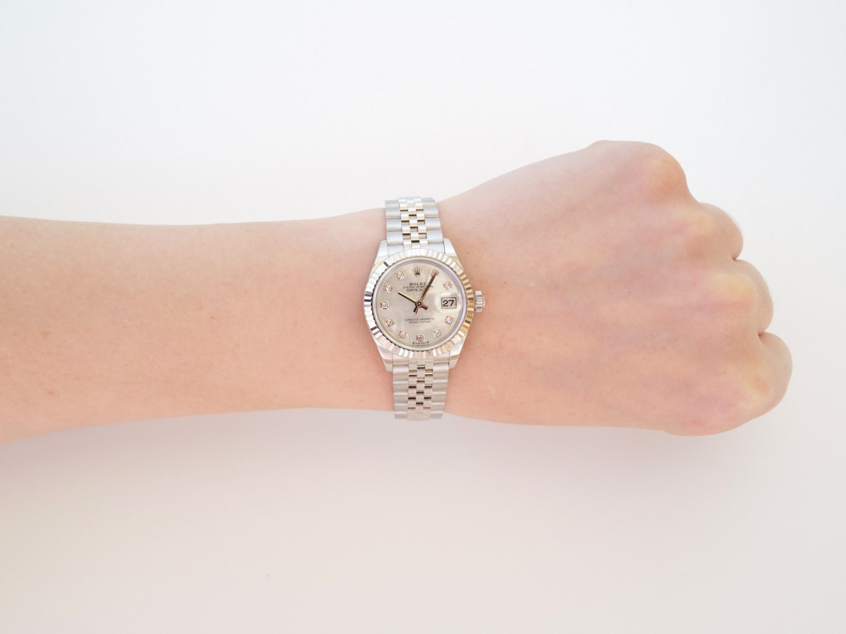 Швейцарський годинник Rolex Lady-Datejust 28 Jubilee Steel 18K White Gold MOP Diamond Dial