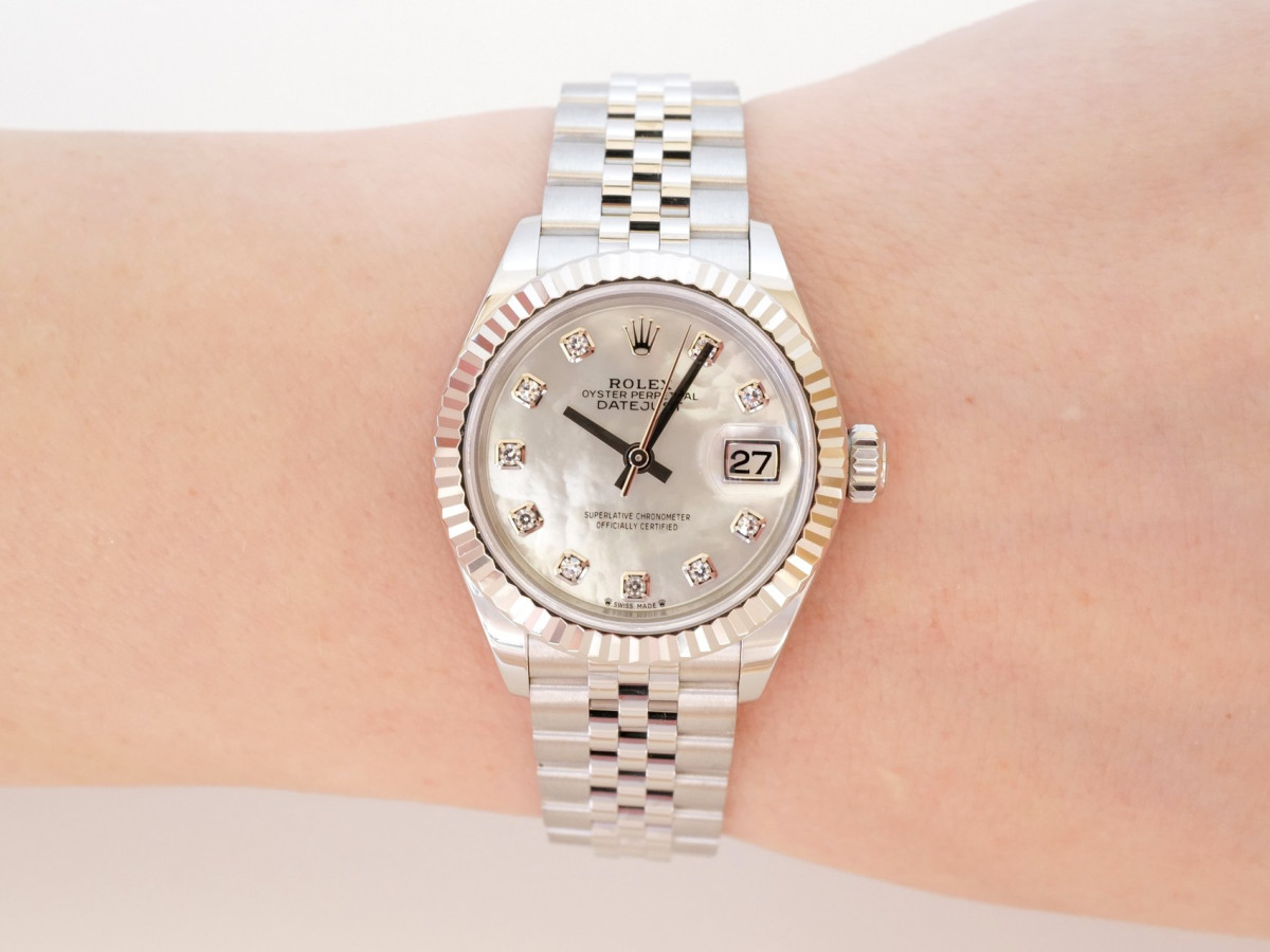 Швейцарський годинник Rolex Lady-Datejust 28 Jubilee Steel 18K White Gold MOP Diamond Dial
