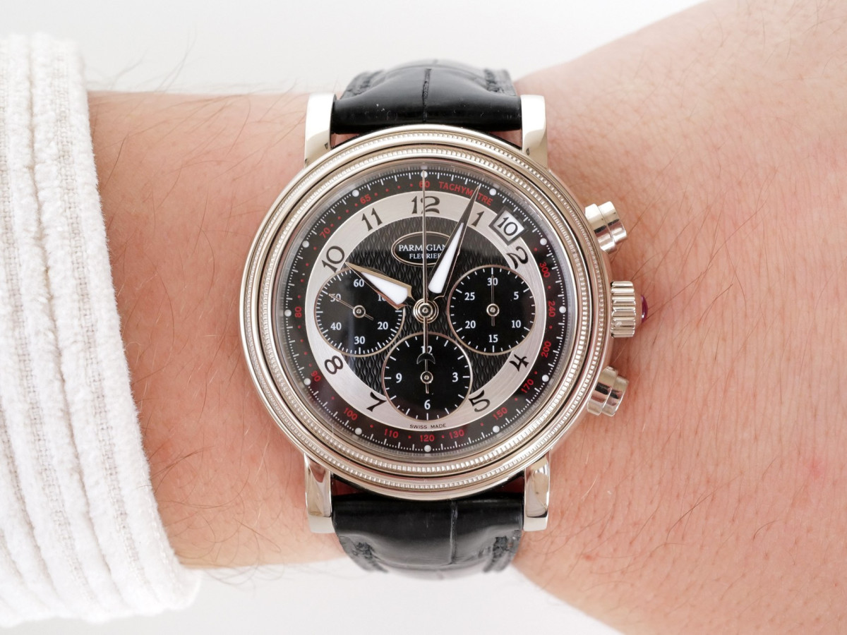 Швейцарские часы Parmigiani Fleurier Toric 18K White Gold Chronograph 40