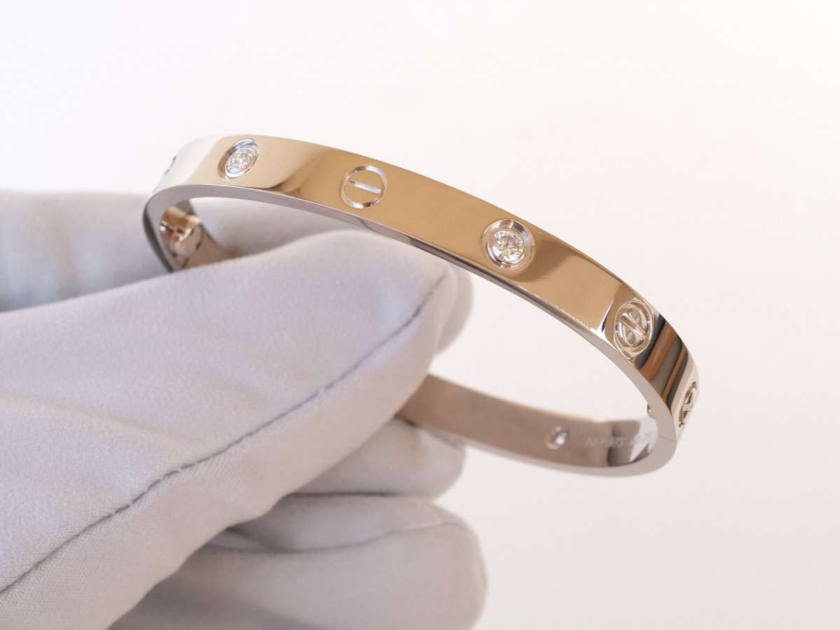 Швейцарський годинник Cartier Love Bracelet Classic Model 18K White Gold 4 Diamonds Size 16