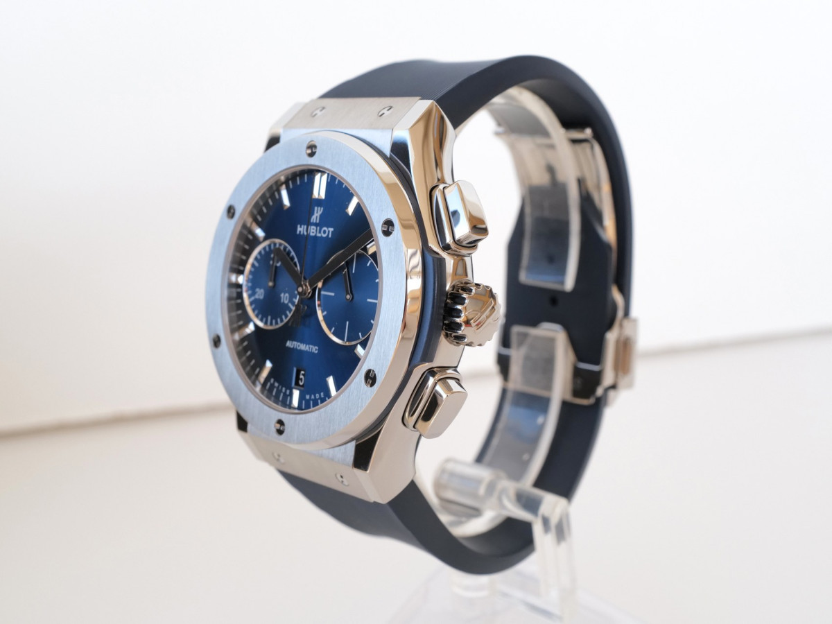 Швейцарские часы Hublot Classic Fusion Chronograph Titanium Blue 45