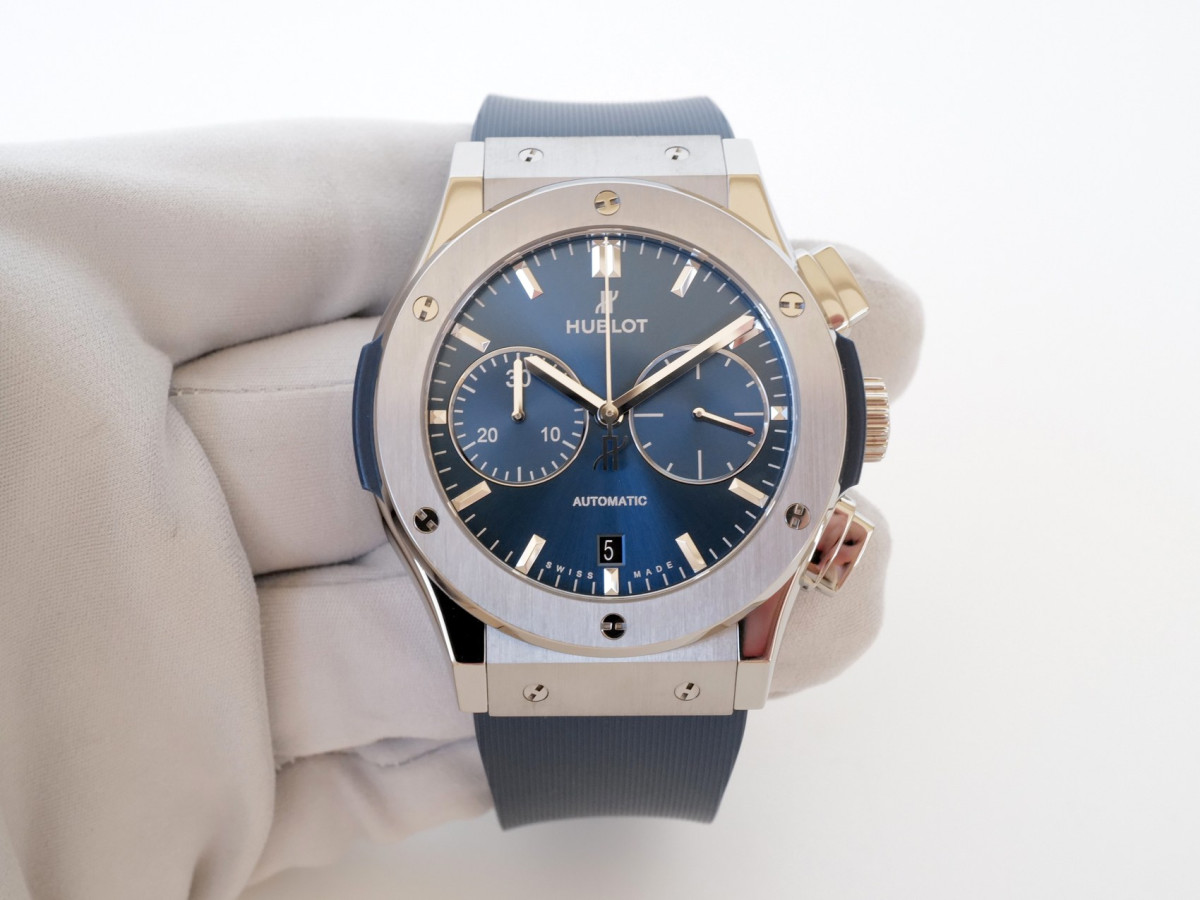 Швейцарские часы Hublot Classic Fusion Chronograph Titanium Blue 45